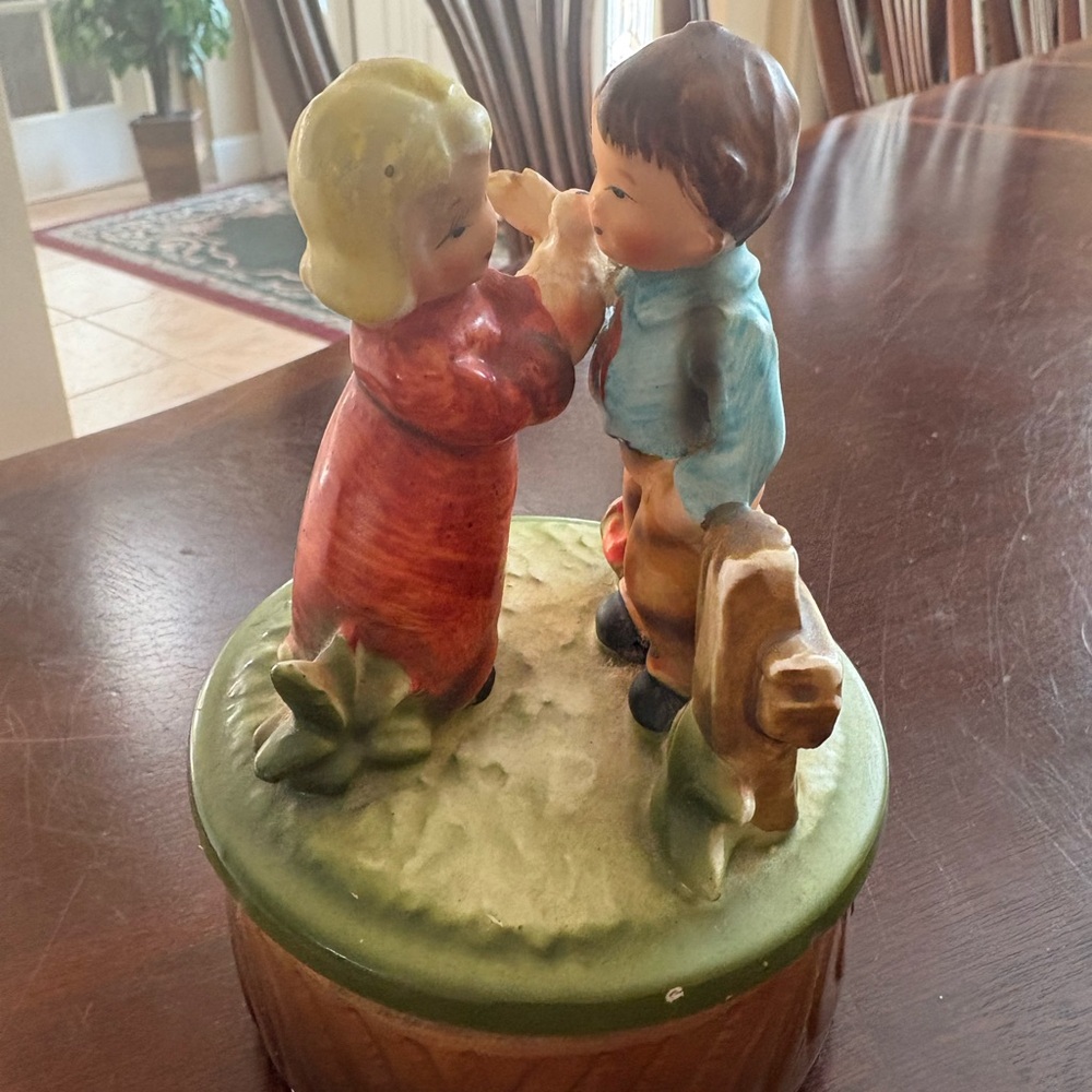 Vintage Dove girl and boy music box , made in Japan